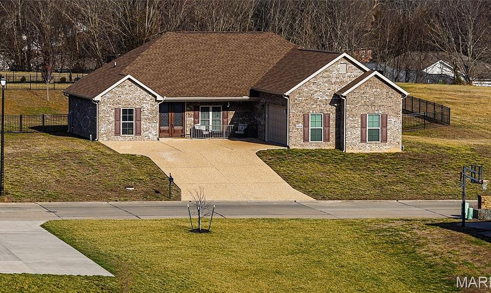 1st image of 1656 Warren Lake Dr