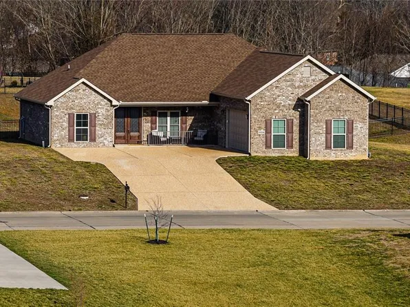 1656 Warren Lake Dr, Jackson, MO 63755