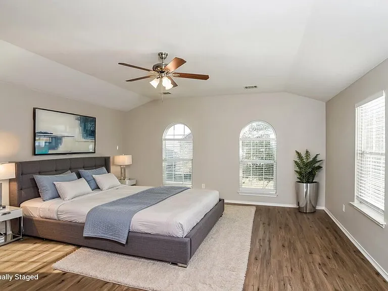 9202 Hilltop Crossing Dr — Photo 11