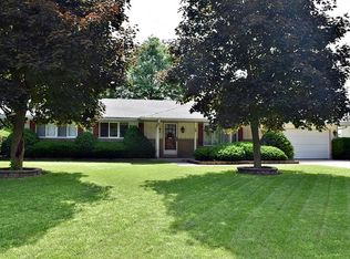 54 Canterbury Rd, Aurora, IL 60506