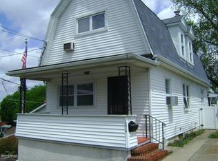 696 Perry Ct, Hazleton, PA 18201