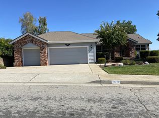 323 River Park Dr, Redding, CA 96003