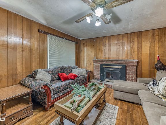 3rd image of 469 Beechwood Rd