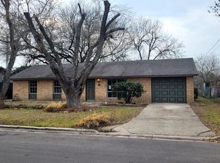 1401 Trinity St, Lockhart, TX 78644