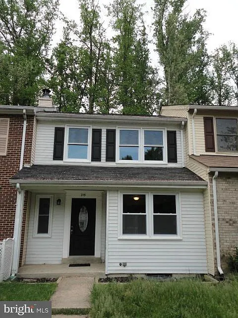 215 Westdale Dr photo 1
