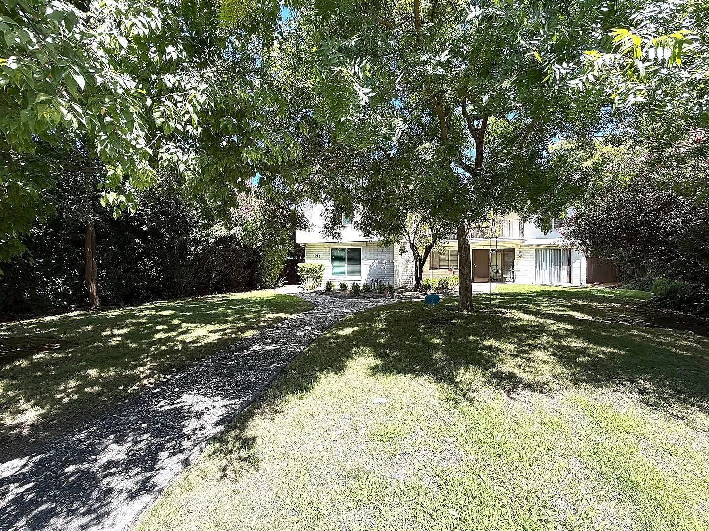 3 bed, 1.5 bath, 1300 sqft, $1,000 — Photo 2