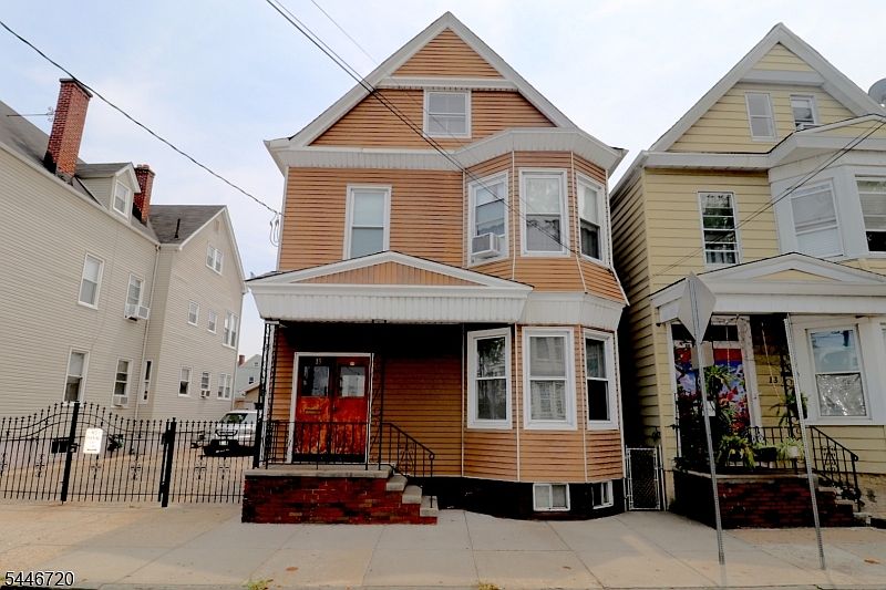 1st image of 15 Darcy St