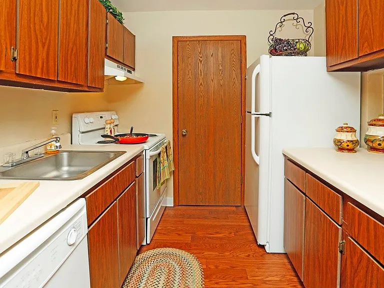 Fieldstone Apartments — Photo 11