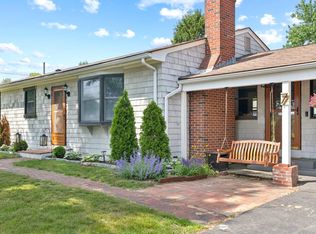 7 Lawn Ave, Cumberland, ME 04021