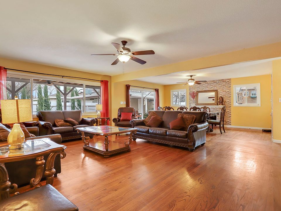 1st image of 109 E El Campo Ave