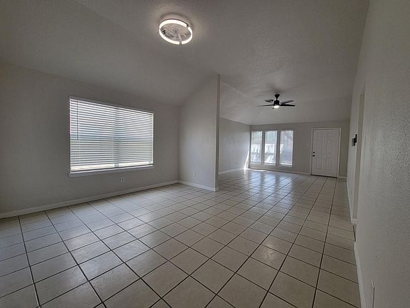 4th image of 15327 Trecastle Dr