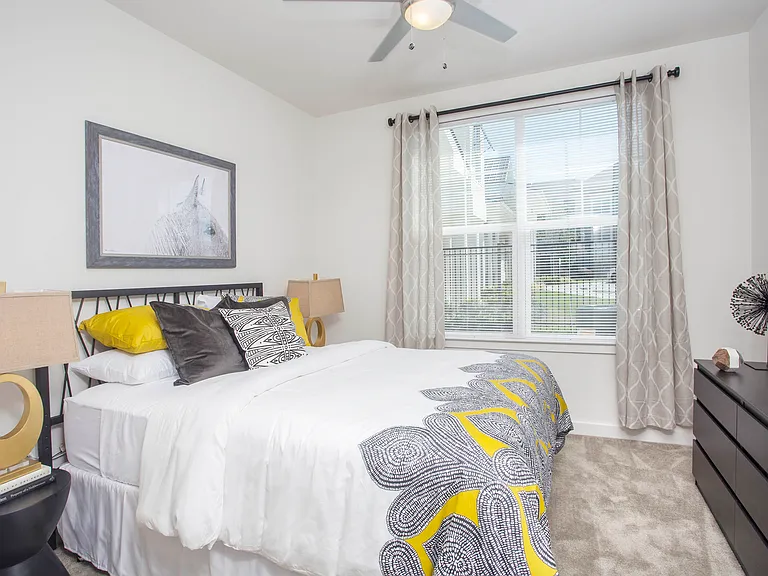 Robley Place Apartments — Photo 24