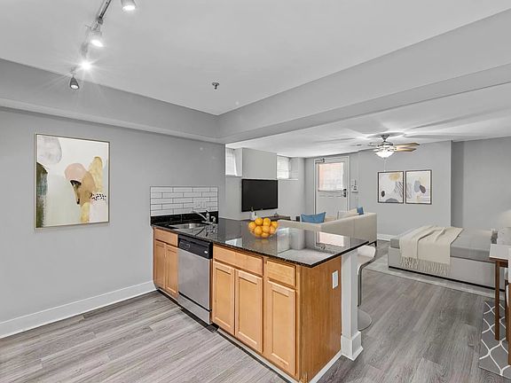 2nd image of 001-3717-21 Westminster Pl #3721