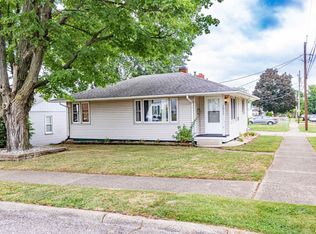 1011 Lawndale Ave, Pekin, IL 61554