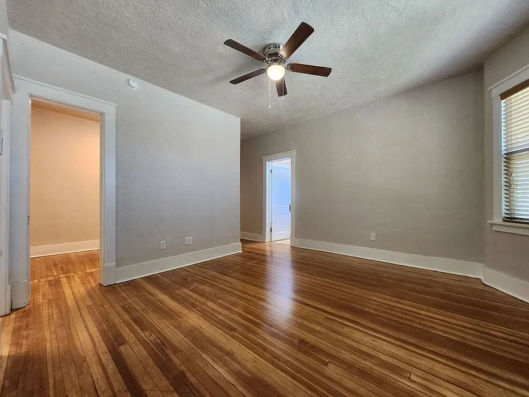 1000 Carteret Ave #4 — Photo 8