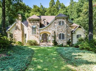 325 Solomon Cir, Hendersonville, NC 28739