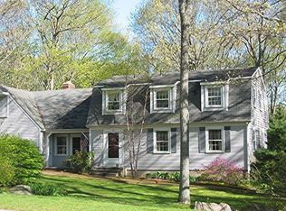 35 Falcon Cir, East Greenwich, RI 02818