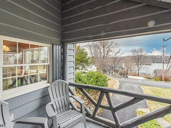 2nd image of 201 Springbrook Trl