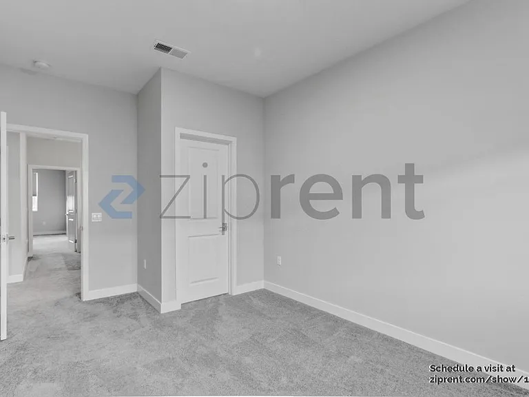 131 Avenida Chapala #105 — Photo 17