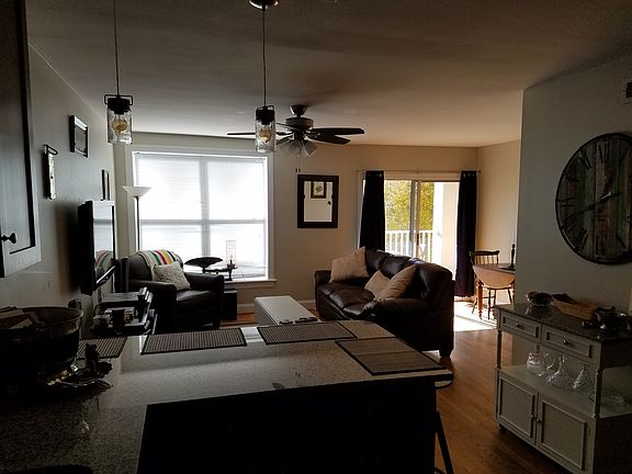 3rd image of 2100 Grove Ave #U16