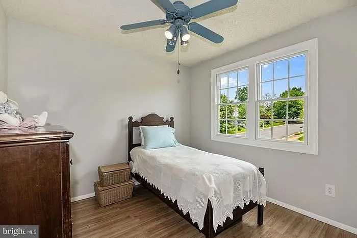 100 Elm Tree Ln — Photo 10
