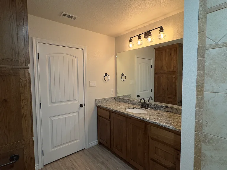 411 Pecan Tree Ct — Photo 16