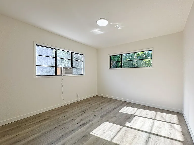 644 Westbourne Dr #8 — Photo 7