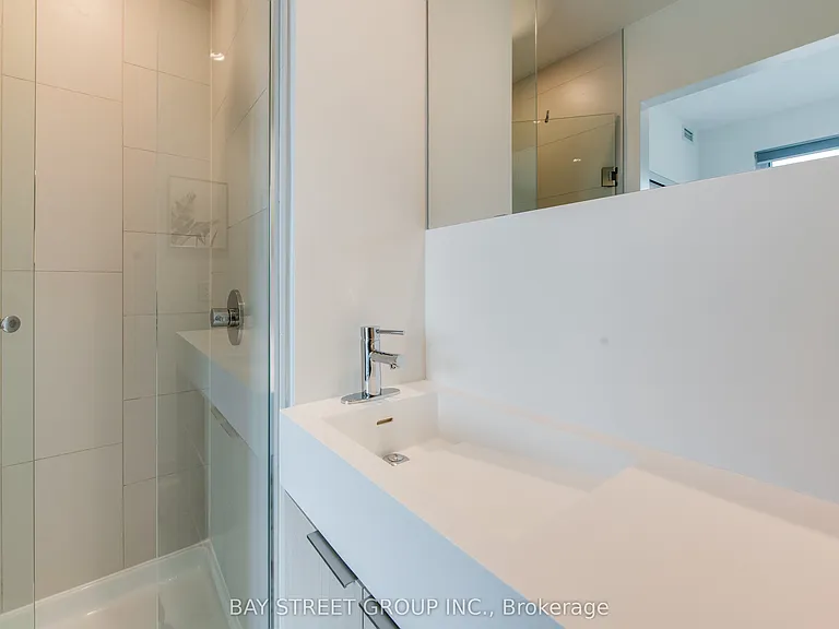 20 Richardson St #918 — Photo 25