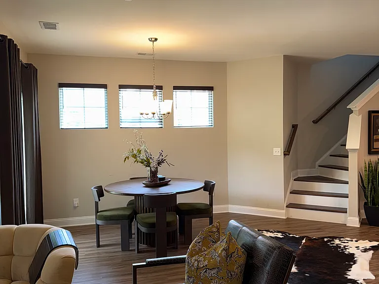 306 Clarendon Ct — Photo 11