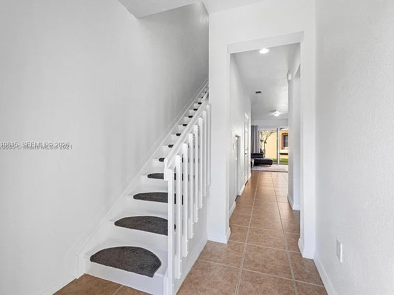 1820 SW 89th Ter — Photo 5