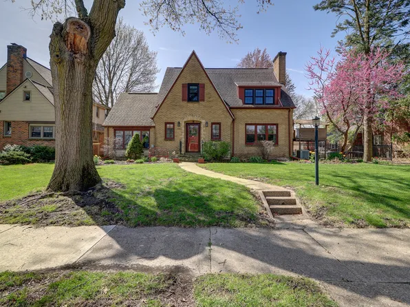 403 W 13th St, Sterling, IL 61081