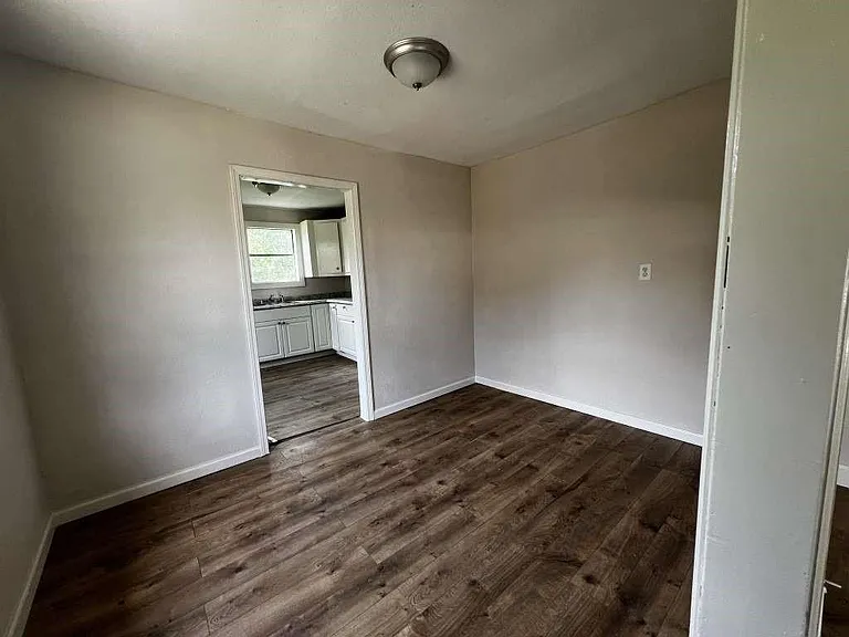 8606 Prairie View Dr — Photo 5