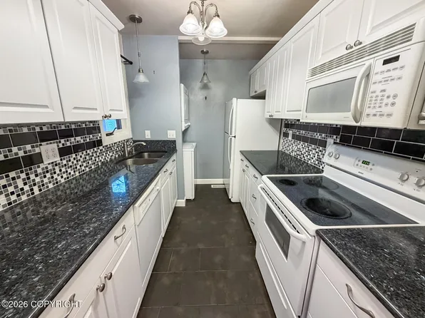 7351 Huntsmen Cir #18-G, Anchorage, AK 99518