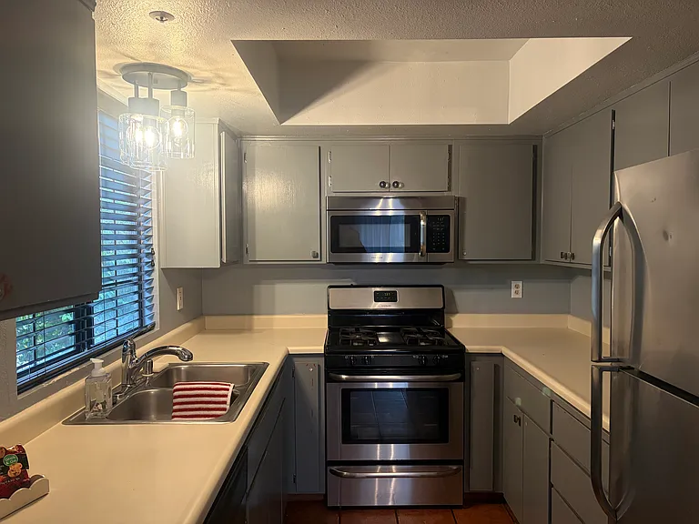 2225 Exposition Dr — Photo 2