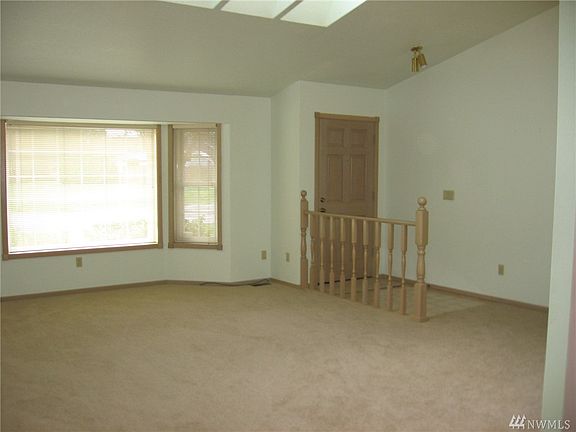 3rd image of 6022 Miner Dr SW