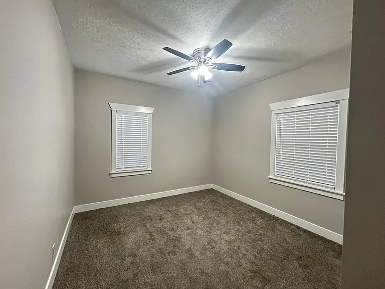 1424 W Montgomery Ave — Photo 15