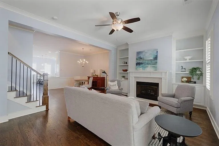 3 bed, 4.0 bath, 2915 sqft, $4,000 — Photo 4