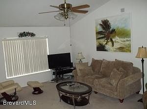 4th image of 601 L M Davey Ln