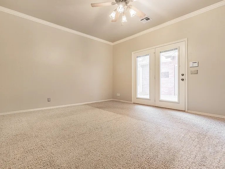 4001 NE 138th Ter — Photo 16