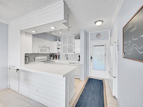 2nd image of 1790 E Las Olas Boulevard #33