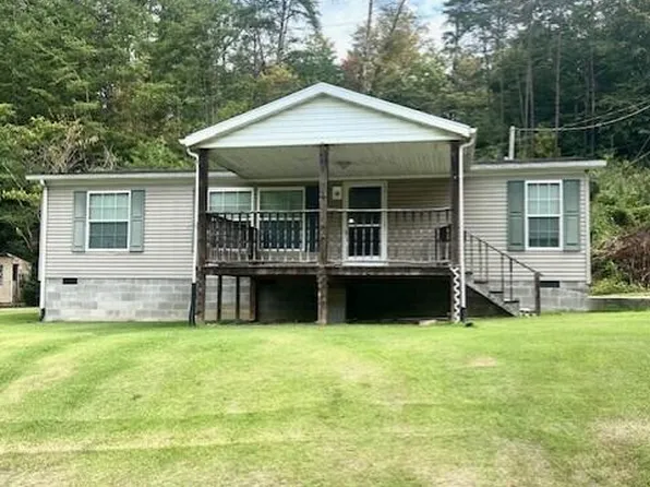 121 John Bays Br, Auxier, KY 41602
