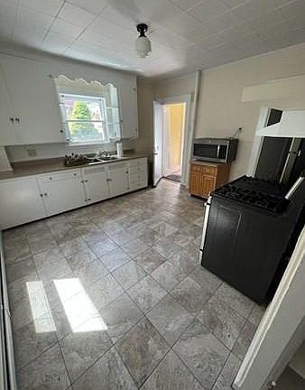 3rd image of 471 Broadway Floor 1