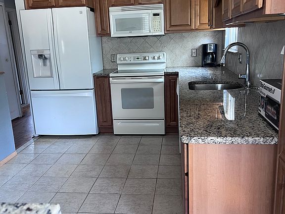 2nd image of 34532 Beaconsfield St