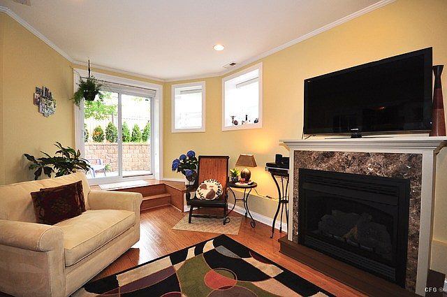 1st image of 5482 S Woodlawn Ave Unit 1