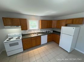 1835 Hammond St, Bangor, ME