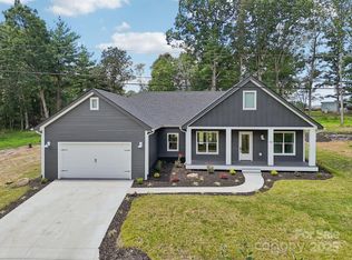 86 Point Hope Ln, Hendersonville, NC 28792