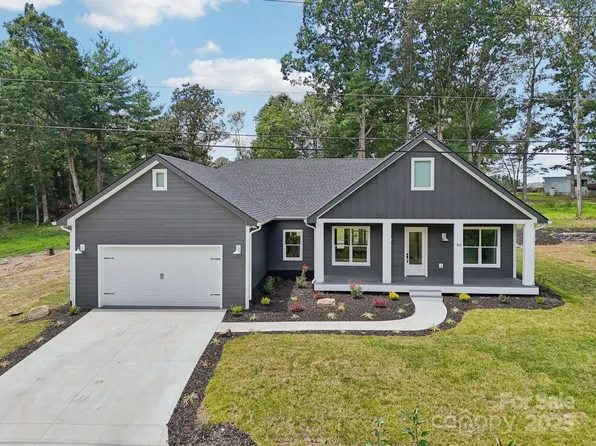 86 Point Hope Ln, Hendersonville, NC 28792