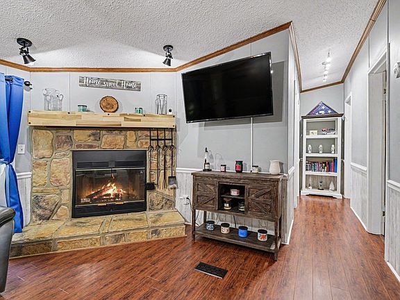 5th image of 208 Sassafras Dr