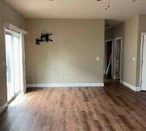 5th image of 374 Triumph Rd