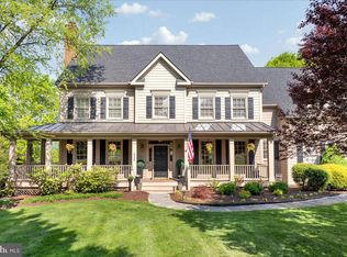 18290 Turnberry Dr, Round Hill, VA 20141